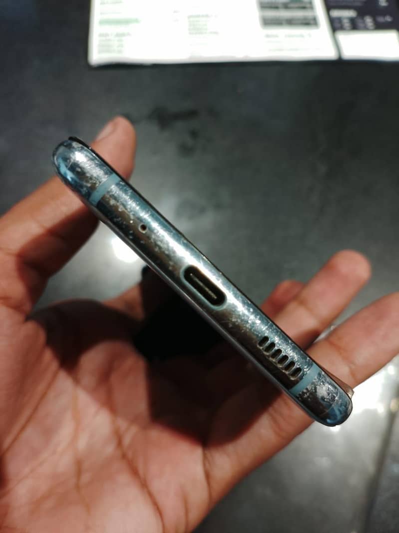 Samsung Mobile S20 Plus 4