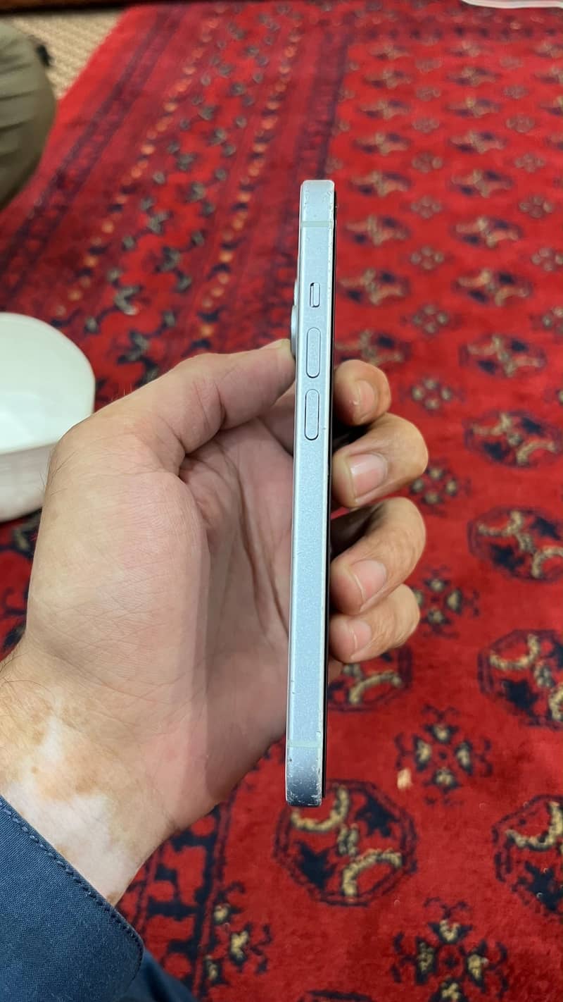 Apple iPhone 15 7