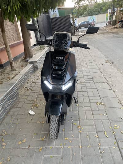 Scooty evee S1 Air lithium black