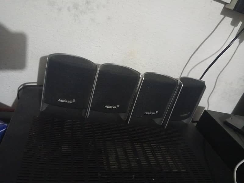 audionic computer speakers . exchange possible 1