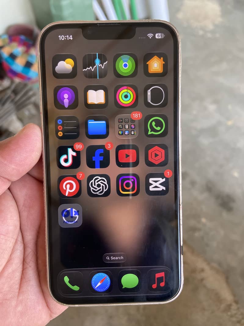 Apple iPhone 13 4