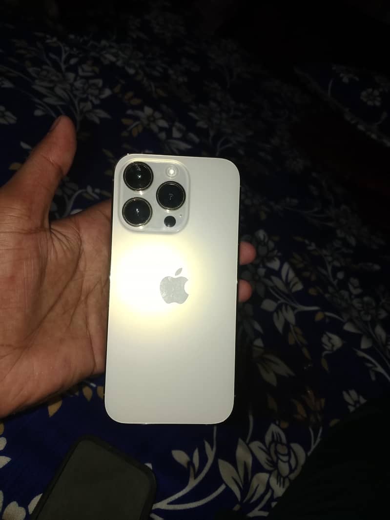 Apple iPhone 14 Pro condition 10/10 7