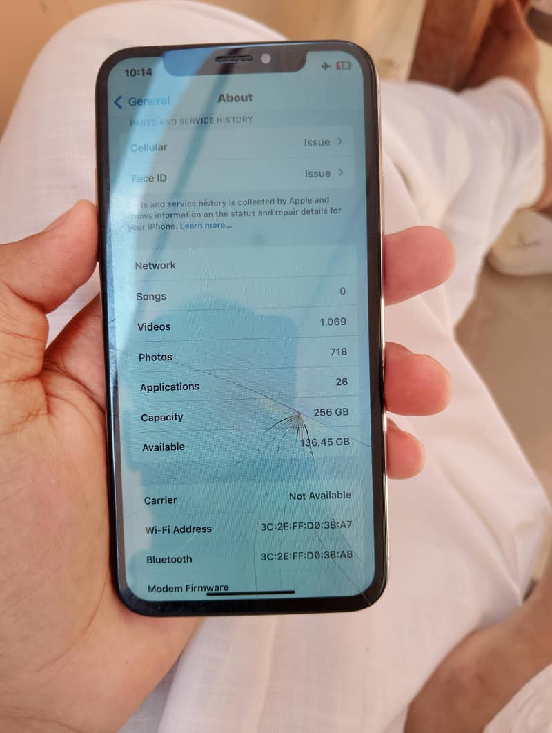 iPhone seller 4