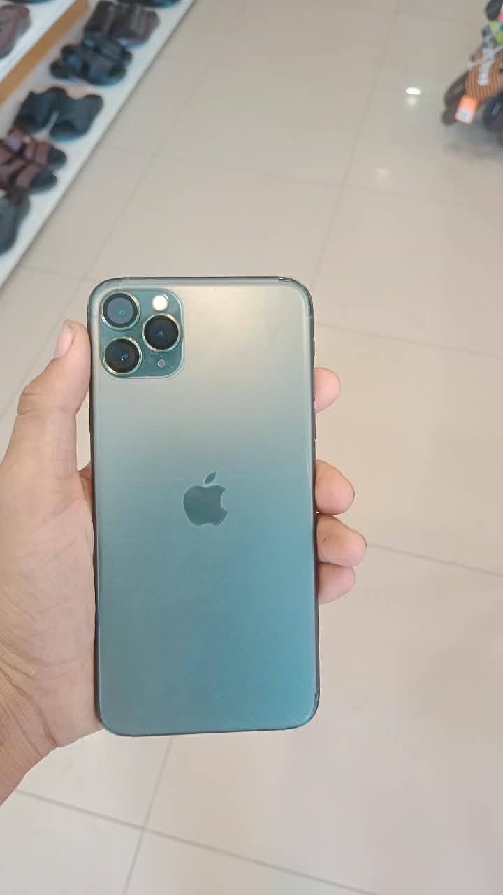 Apple iPhone 11 Pro Max 4