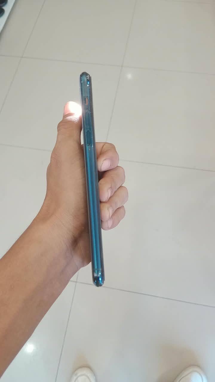 Apple iPhone 11 Pro Max 6
