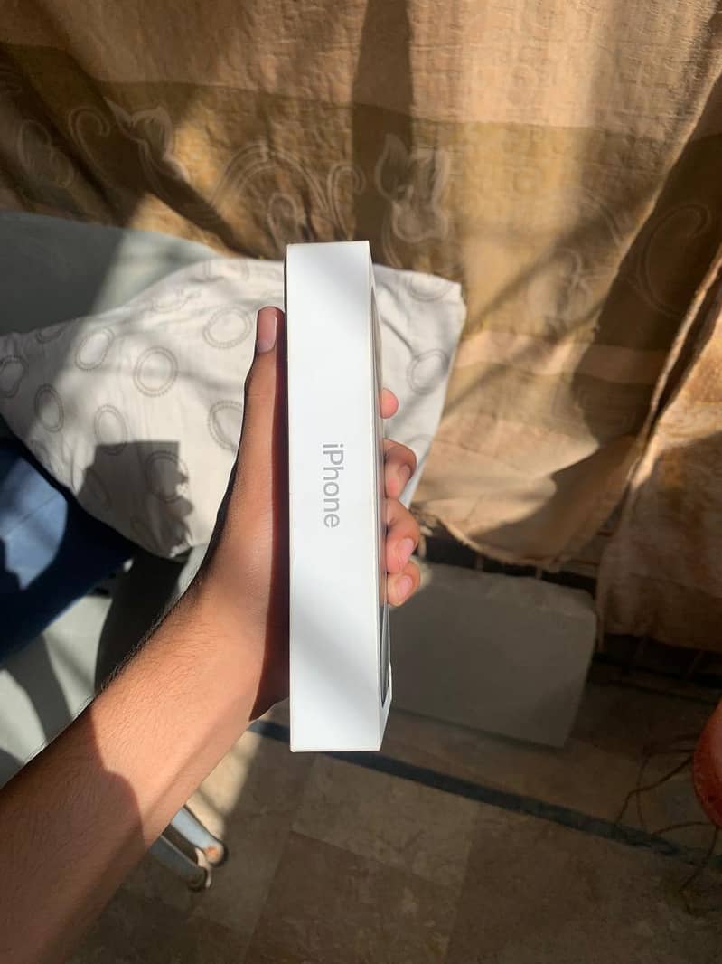 Apple iPhone 15 Pro Max 2