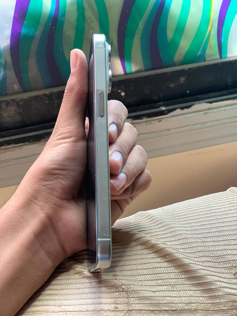 Apple iPhone 15 Pro Max 6