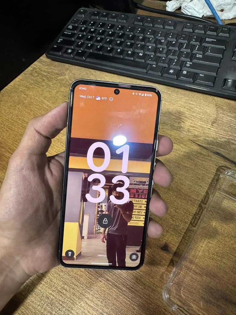 Google Pixel 8 4
