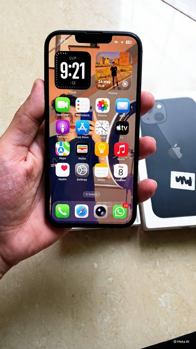 Apple iPhone 13 jv 1