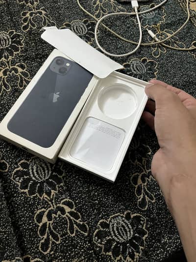 Apple iPhone 13