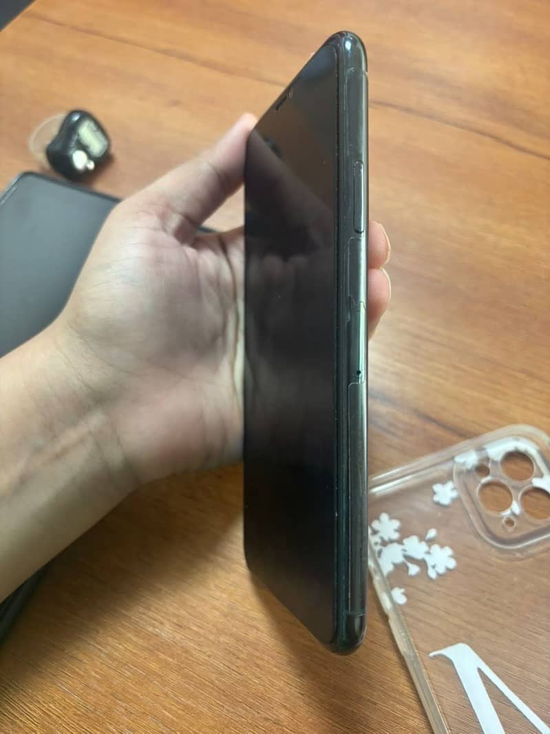 Apple iPhone 11 Pro Max 0