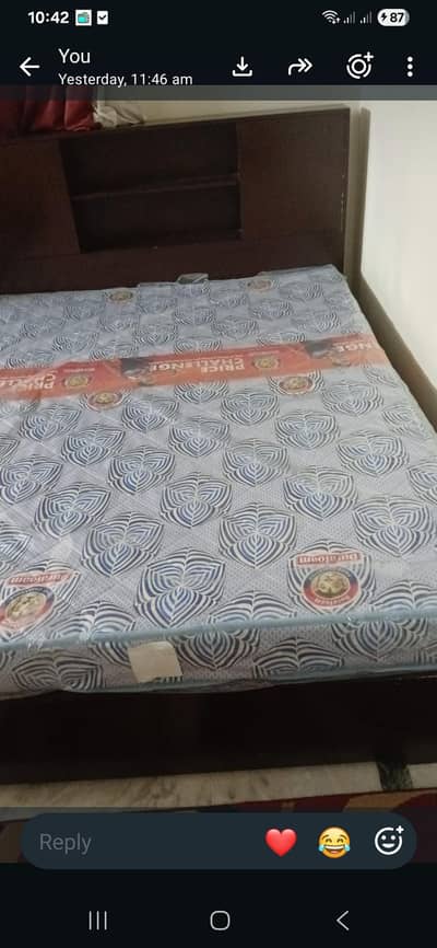 queen bed with mattress