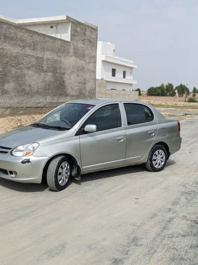 Toyota Platz 2004