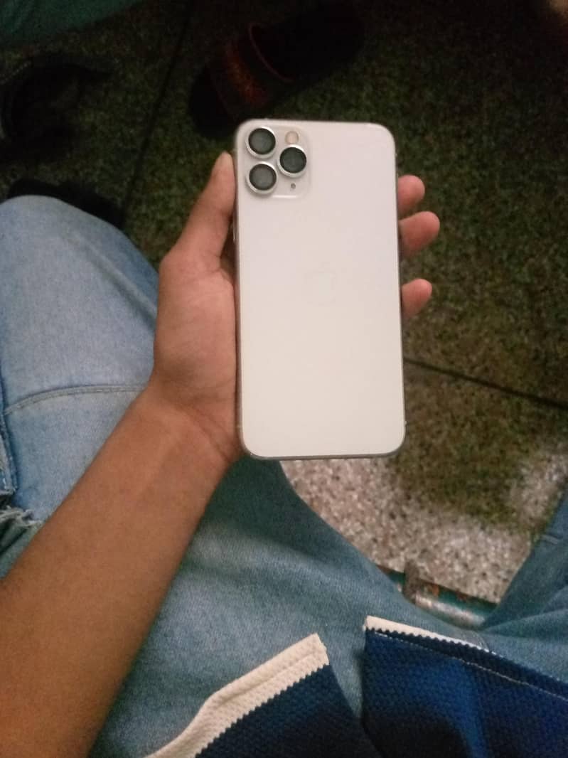 Apple iPhone 11 Pro 2