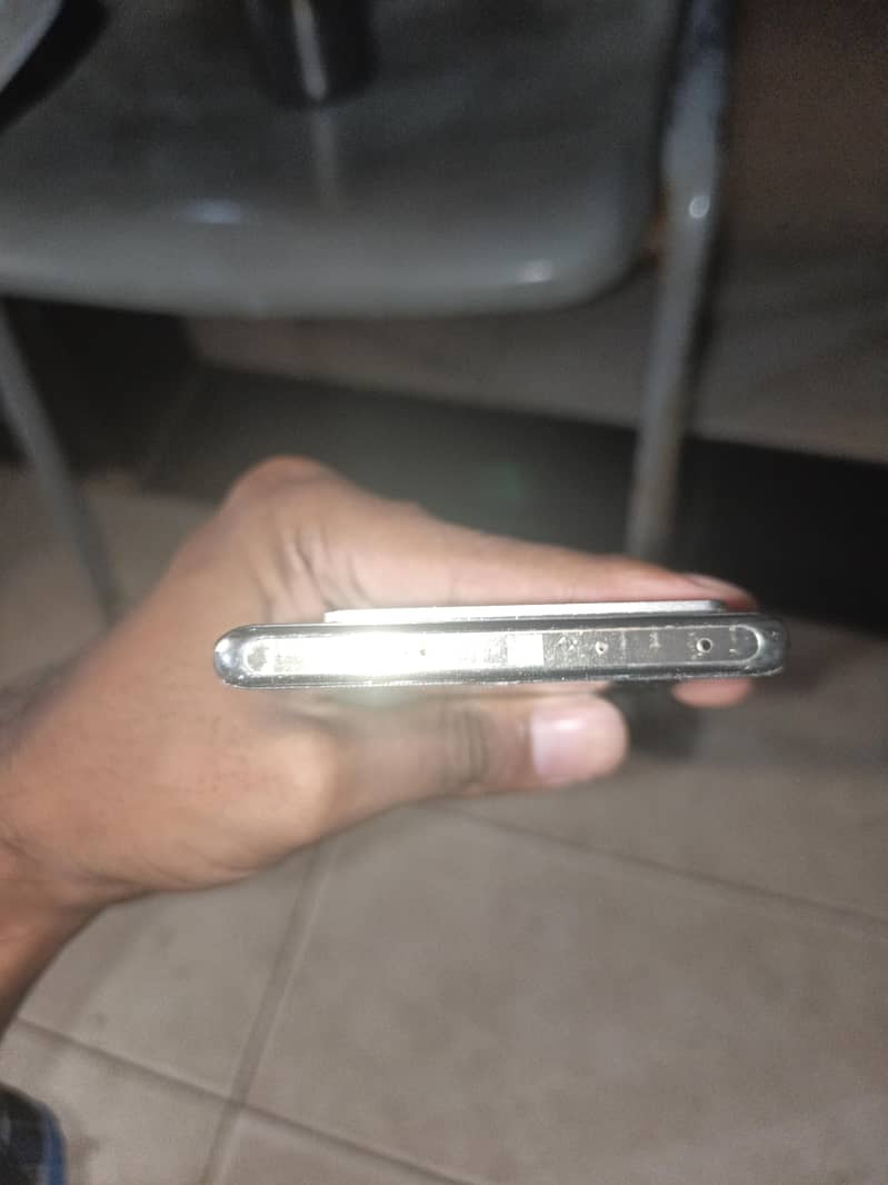 Infinix Note 40 Pro 4