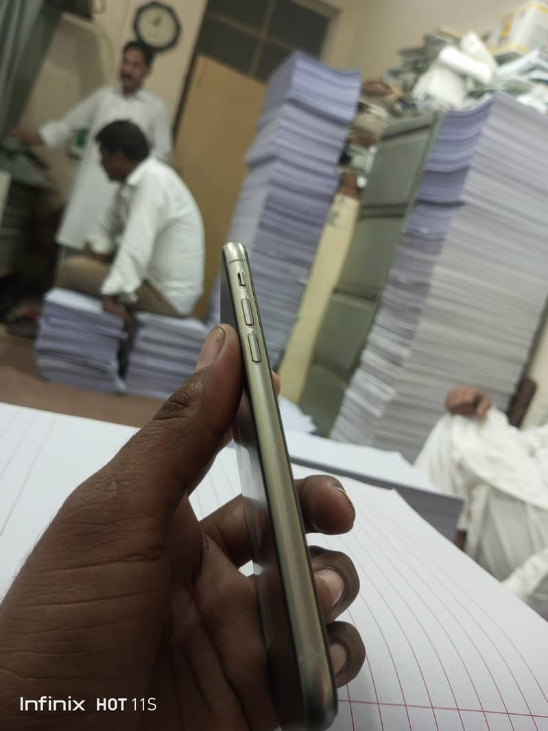 Apple iPhone X 5
