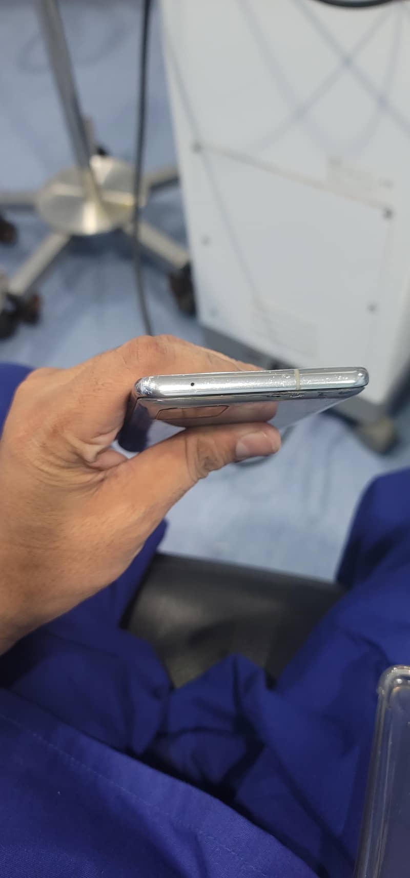 Samsung Mobile Note10 Lite 3