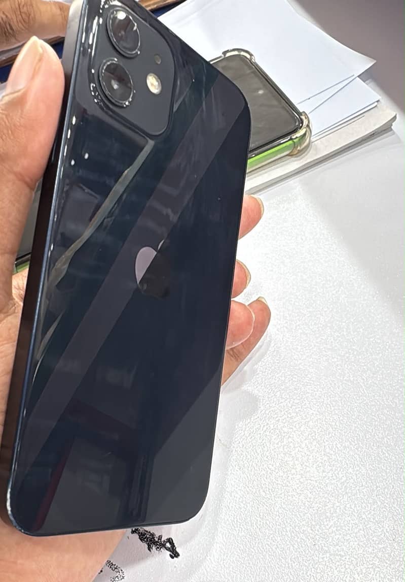 Apple iPhone 12 1