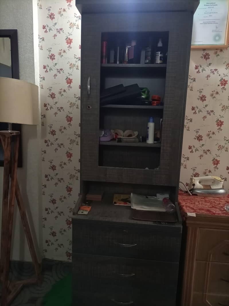 good condition bed set 2