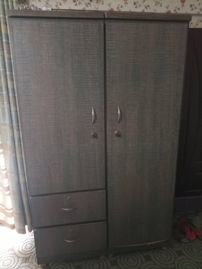 good condition bed set 4