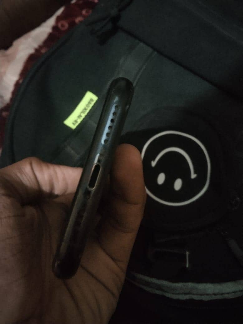 Apple iPhone 11 Pro 7