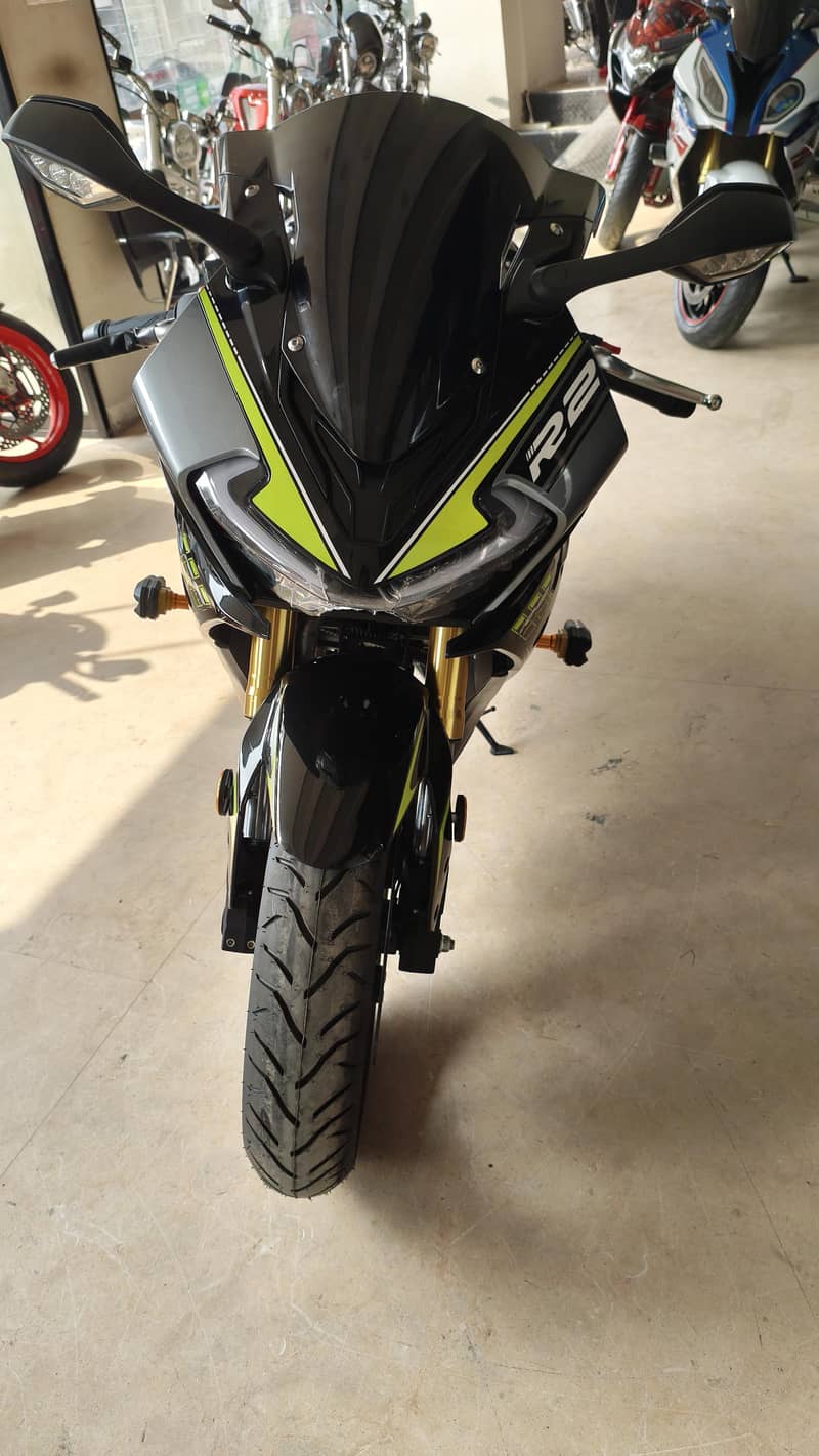 Yamaha R2 5