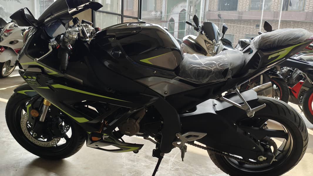 Yamaha R2 6