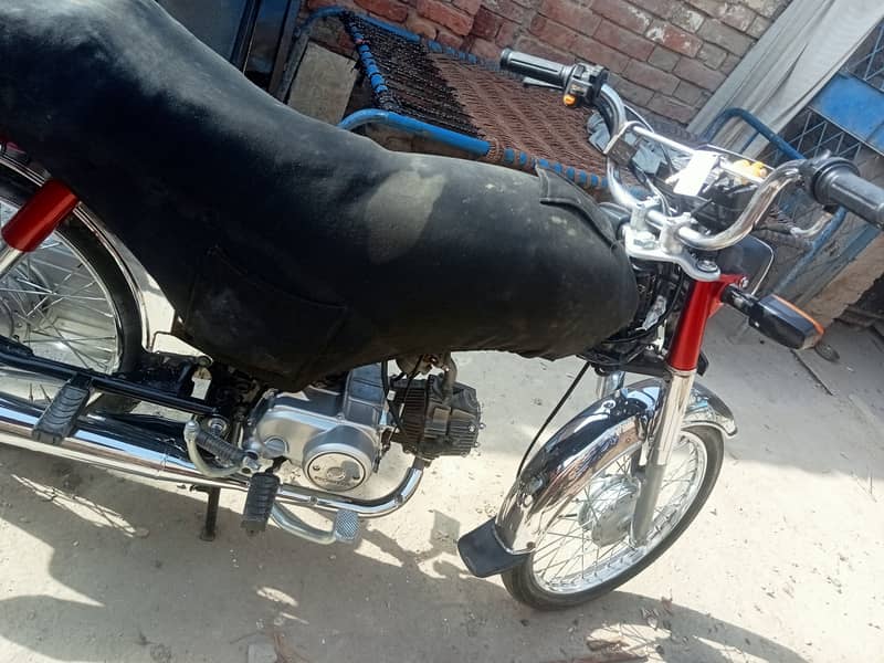 Honda CD 70 2016 8