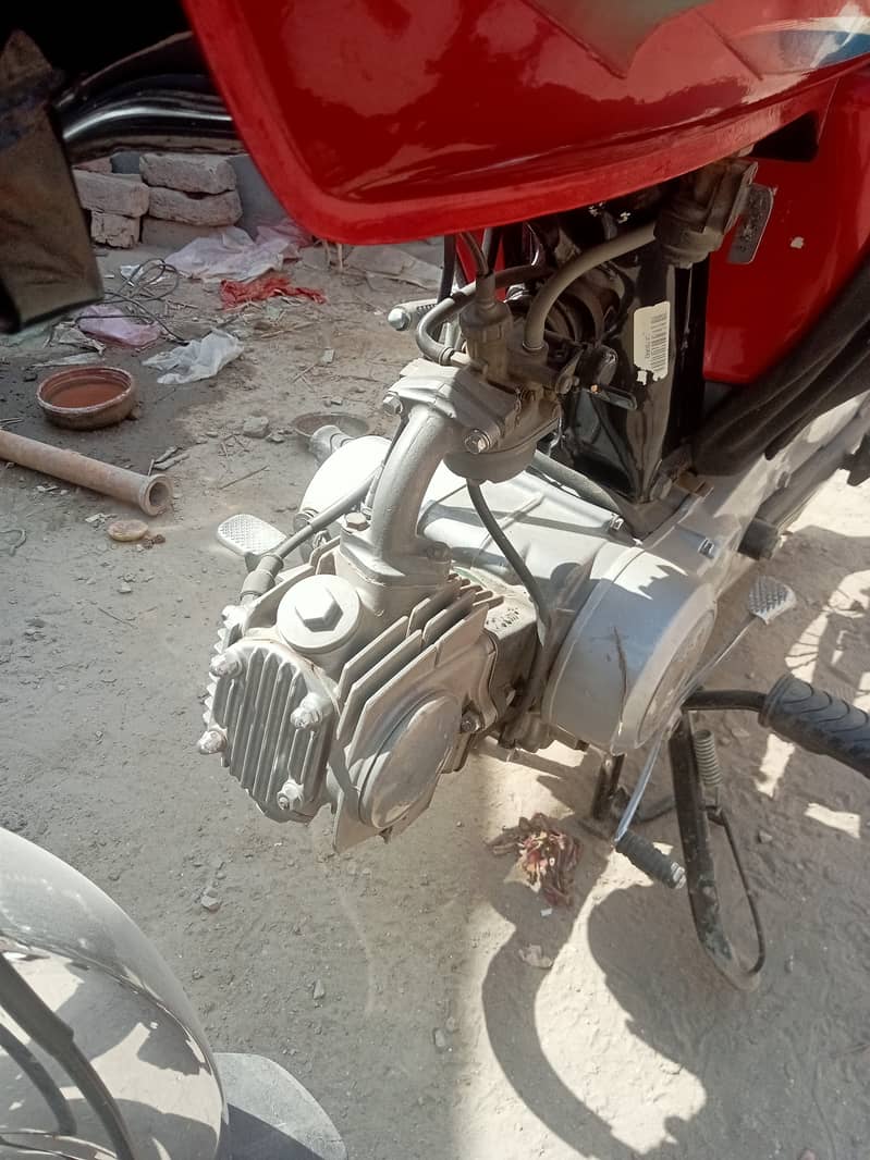 Honda CD 70 2016 13