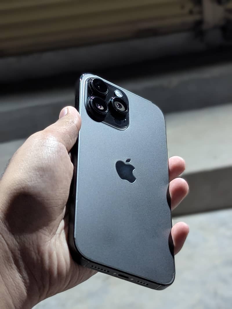 Apple iPhone 14 Pro Max 2