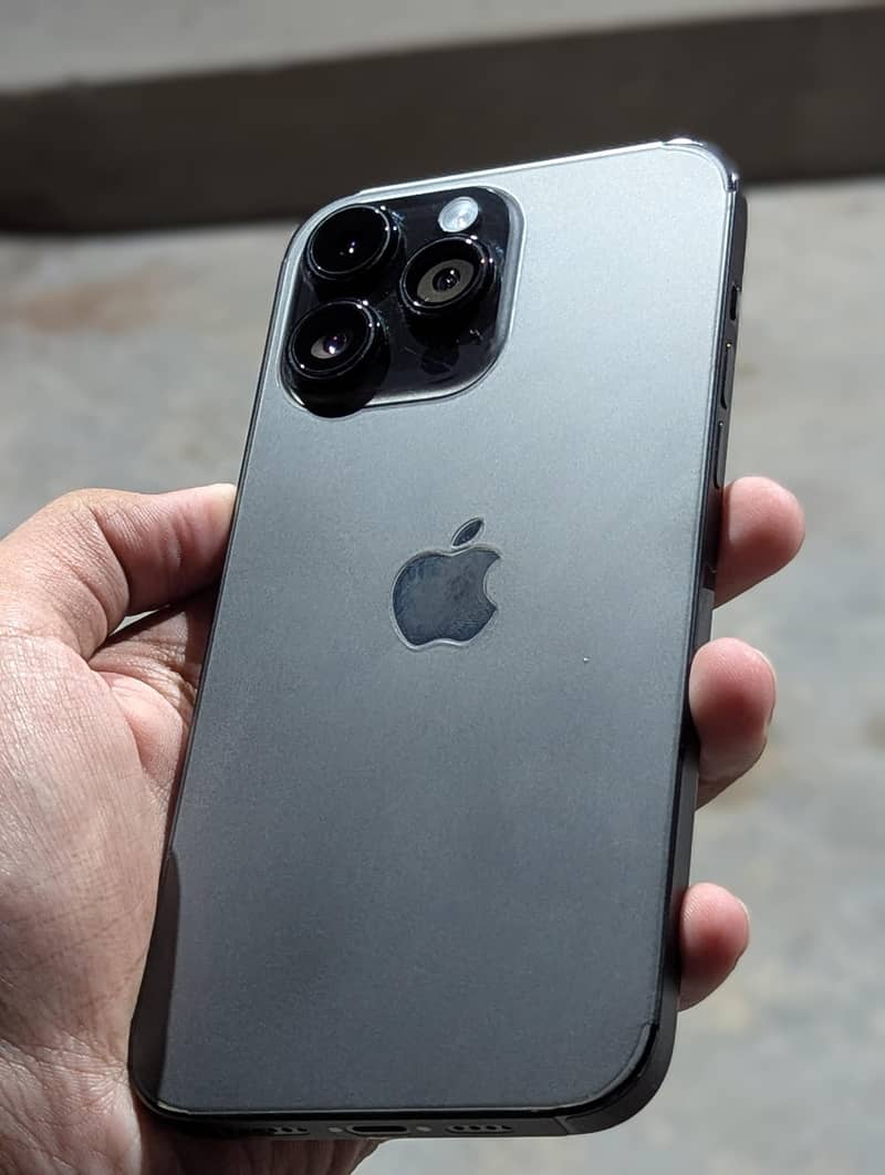 Apple iPhone 14 Pro Max 8