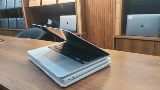 MacBook Air 2020 Intel Core i5 | 8GB RAM | 256GB SSD