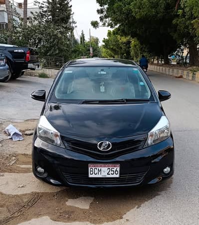 Toyota Vitz F 2011 I Import 2014