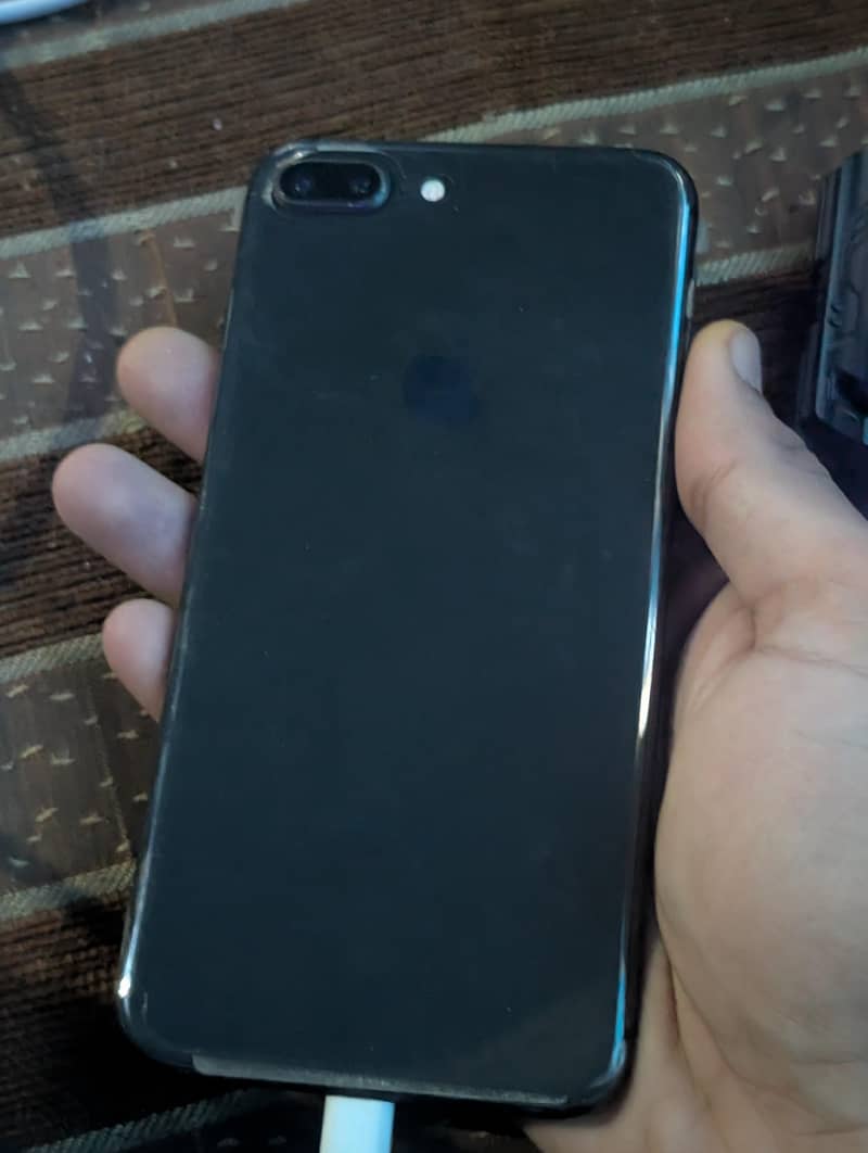 Apple iPhone 8 Plus 0