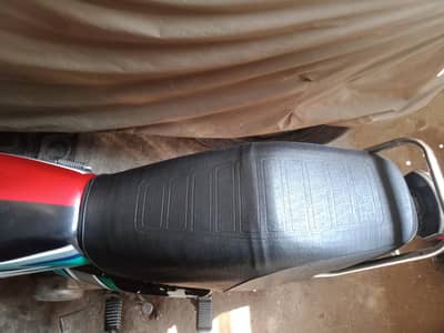 Honda 125 seat