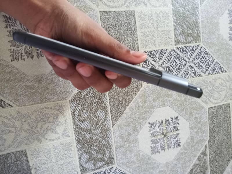 Google Pixel 7 4