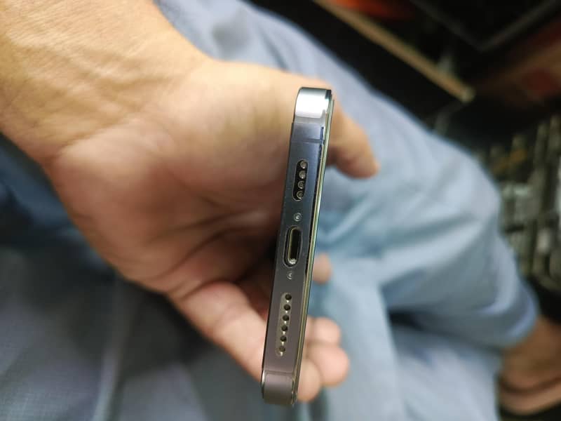 iPhone 0