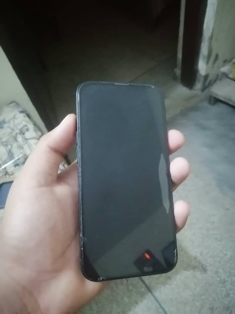 Apple iPhone 13 4