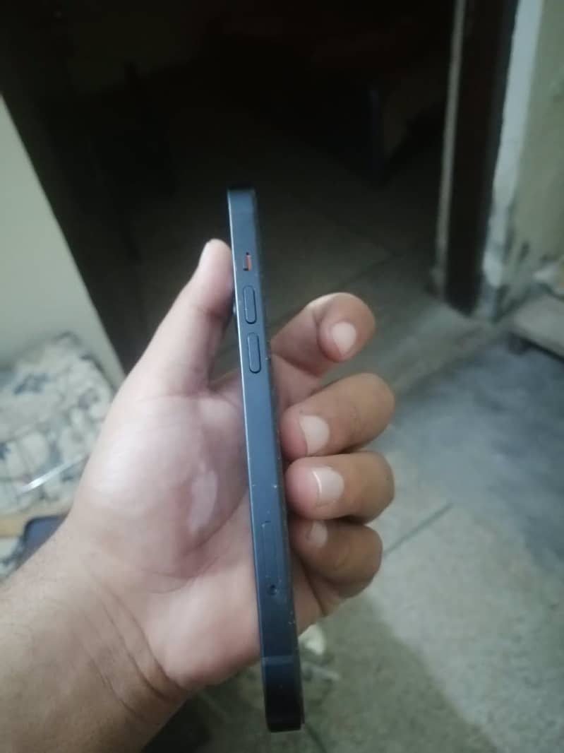 Apple iPhone 13 6
