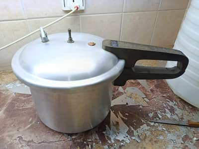 Pressure cooker and HotPot for sale