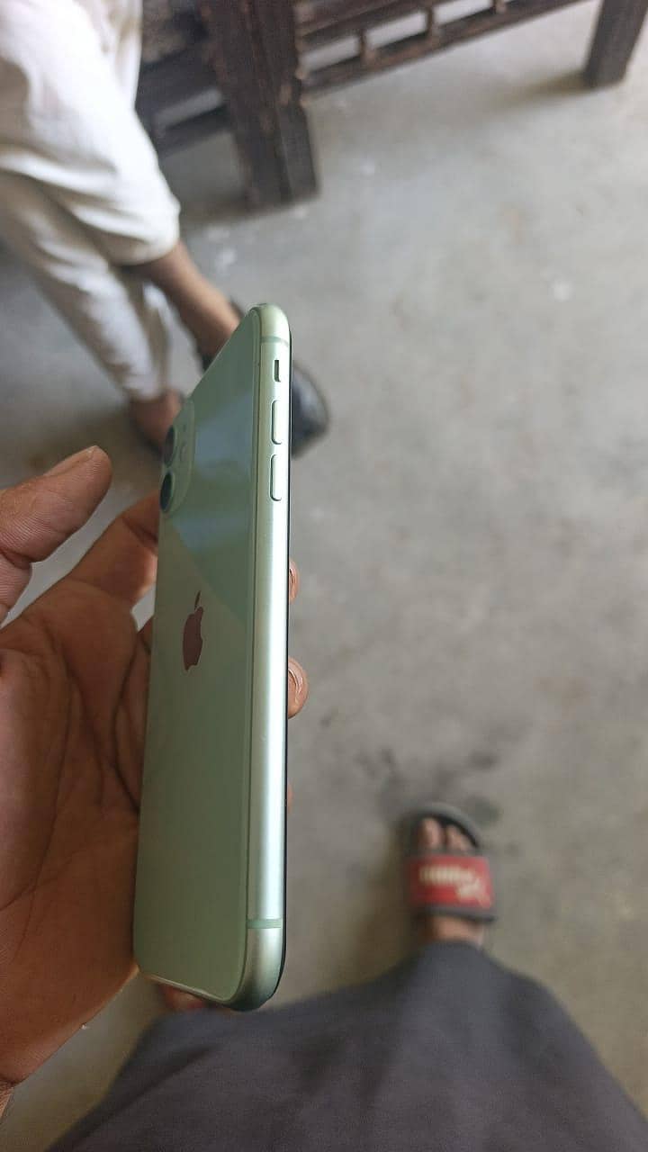 Apple iPhone 11 2