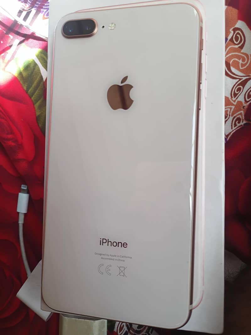 Apple iPhone 8 Plus 3