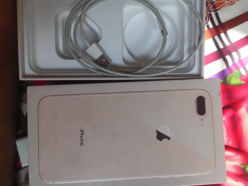 Apple iPhone 8 Plus 4