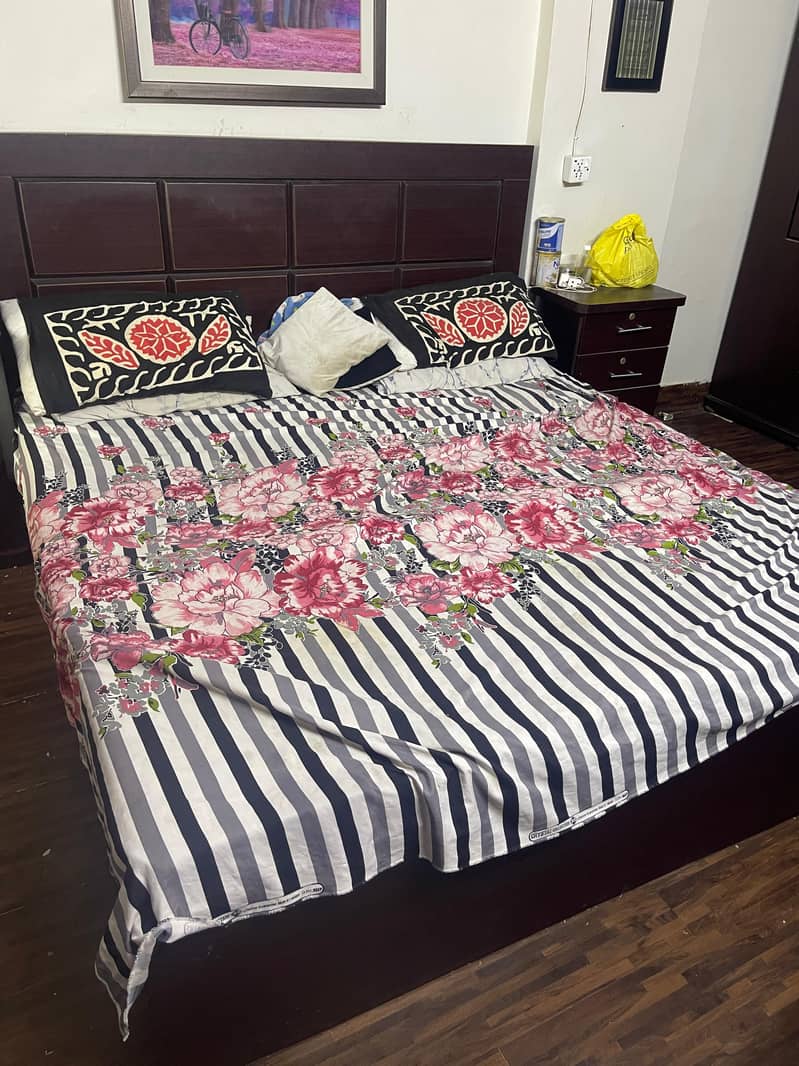 complete bed room set 0