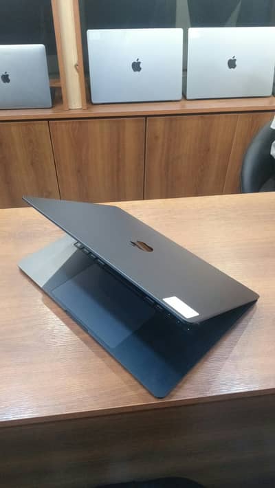 MacBook Air M2 2023 | 15-inch | 8GB RAM | 256GB SSD