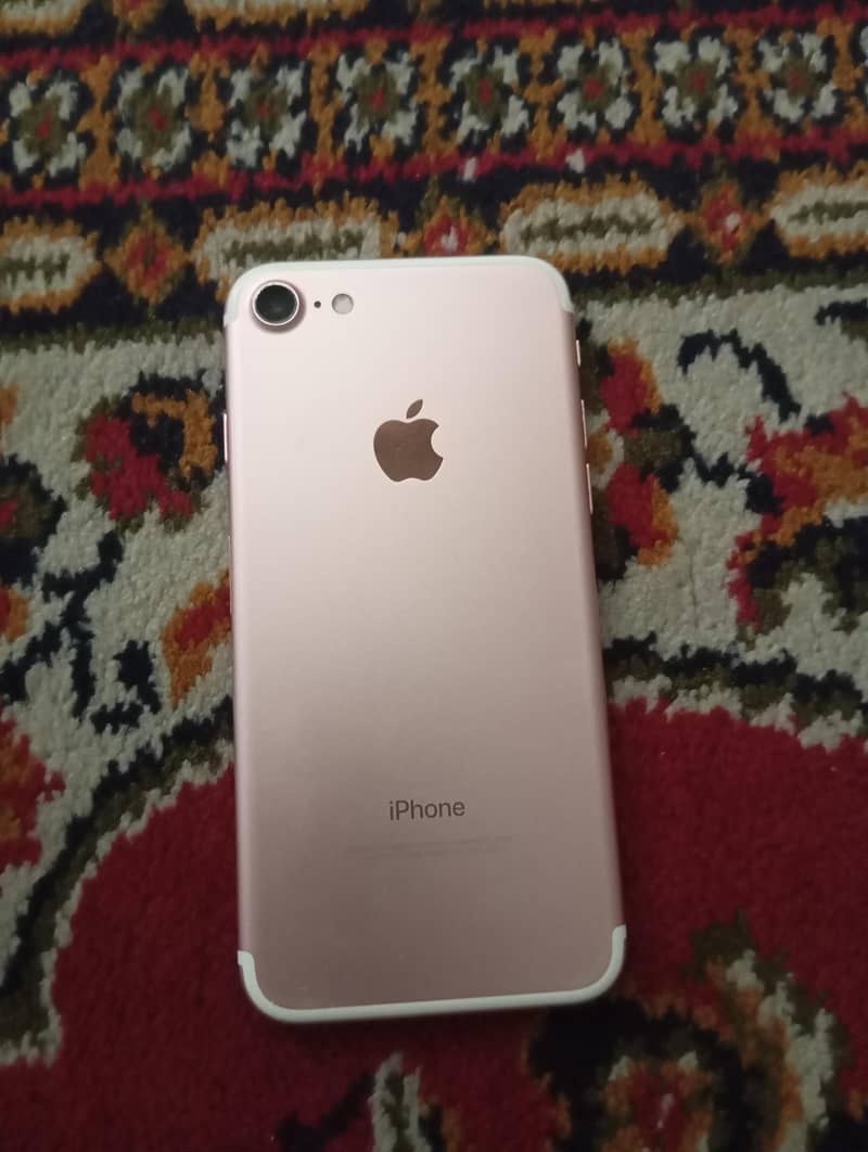 Apple iPhone 7 0