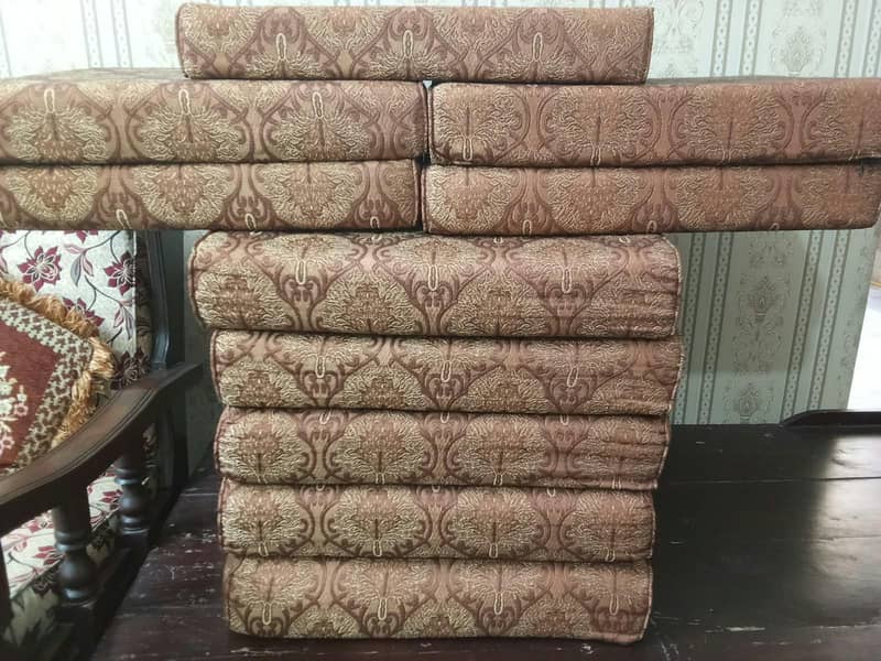 sofa cushions 0