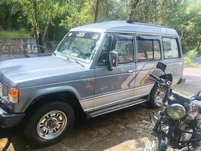 Mitsubishi Pajero 1986