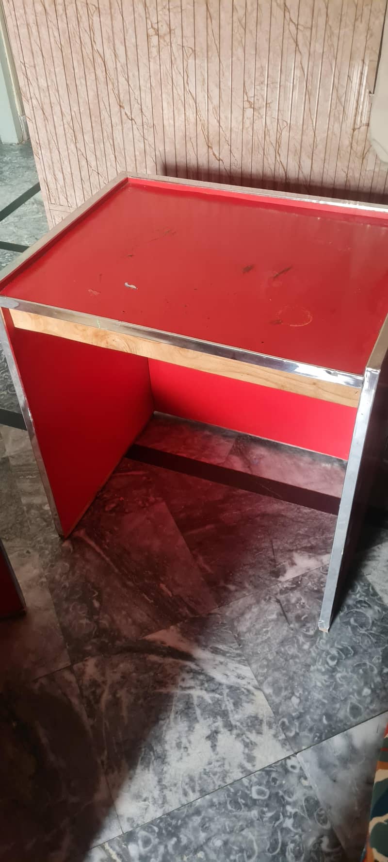 study table with Chair 0