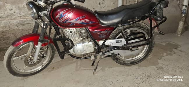 Suzuki GS 150 SE  Red  2022